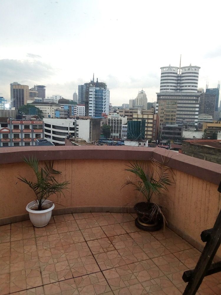 Sunrise Hotel Family Room 8