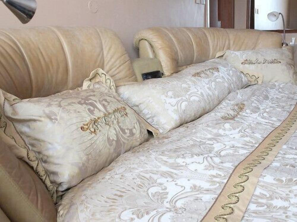 Sunrise Hotel Family Room 5