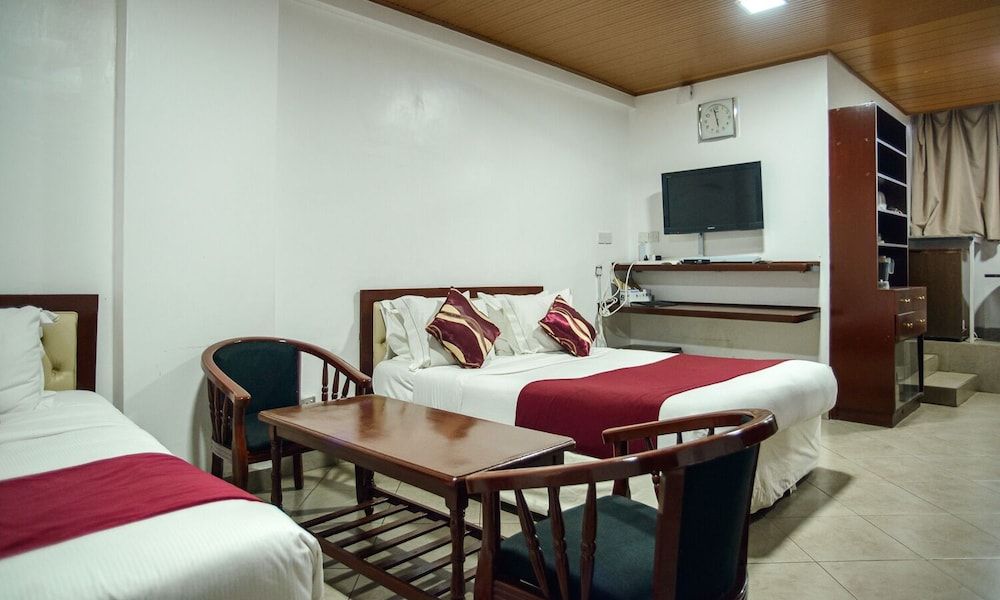 Diamond Plaza Apartments Studio 6