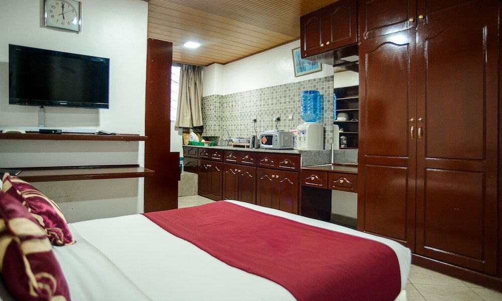 Diamond Plaza Apartments Studio 4