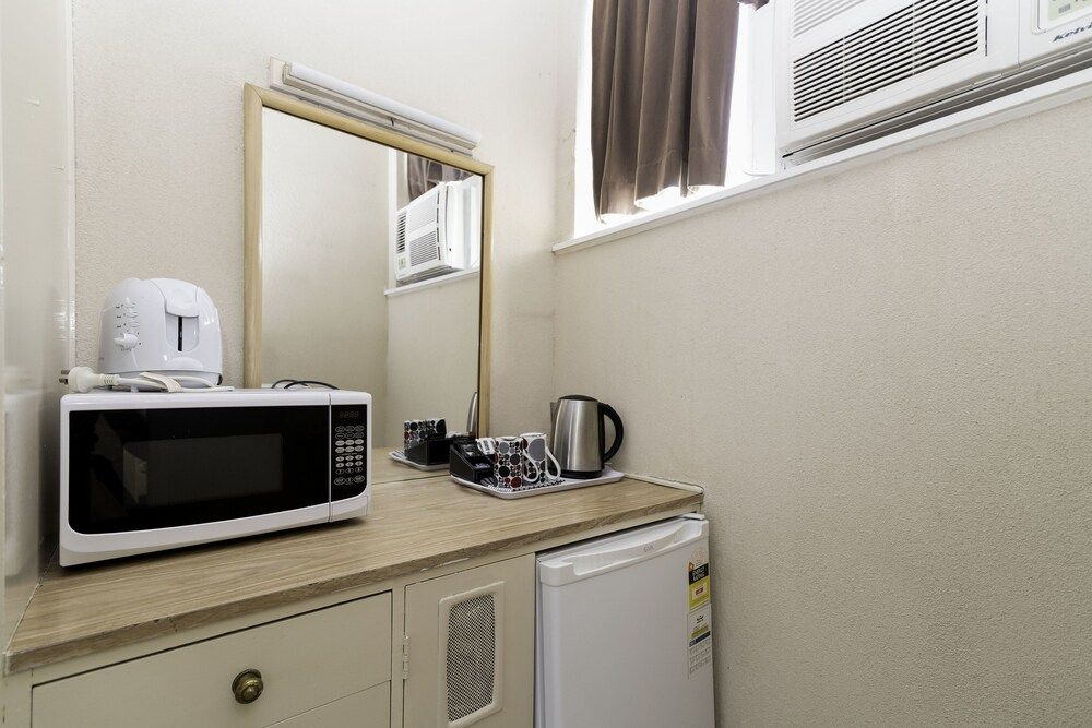 The Prince Mark Motor Inn Double Room 16