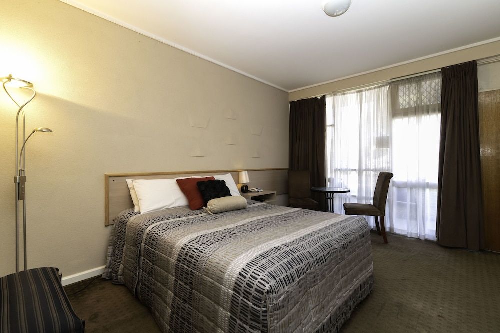 The Prince Mark Motor Inn Double Room 6