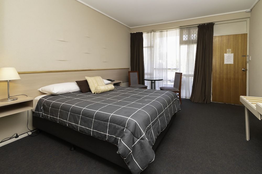 The Prince Mark Motor Inn Double Room 5