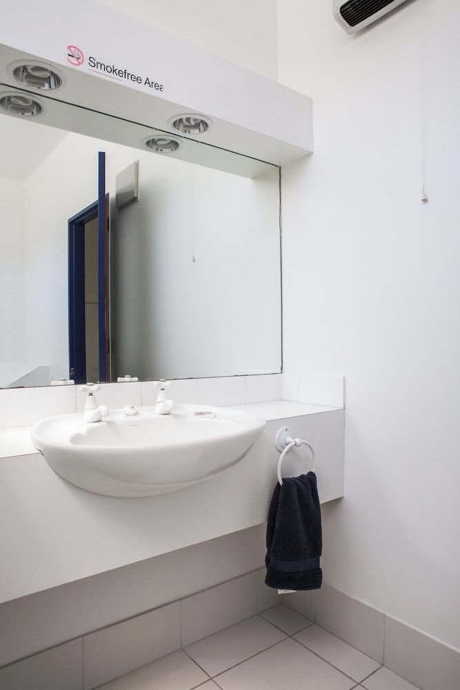 U Studios Paraparaumu Beach Queen Studio + 1 Single 9