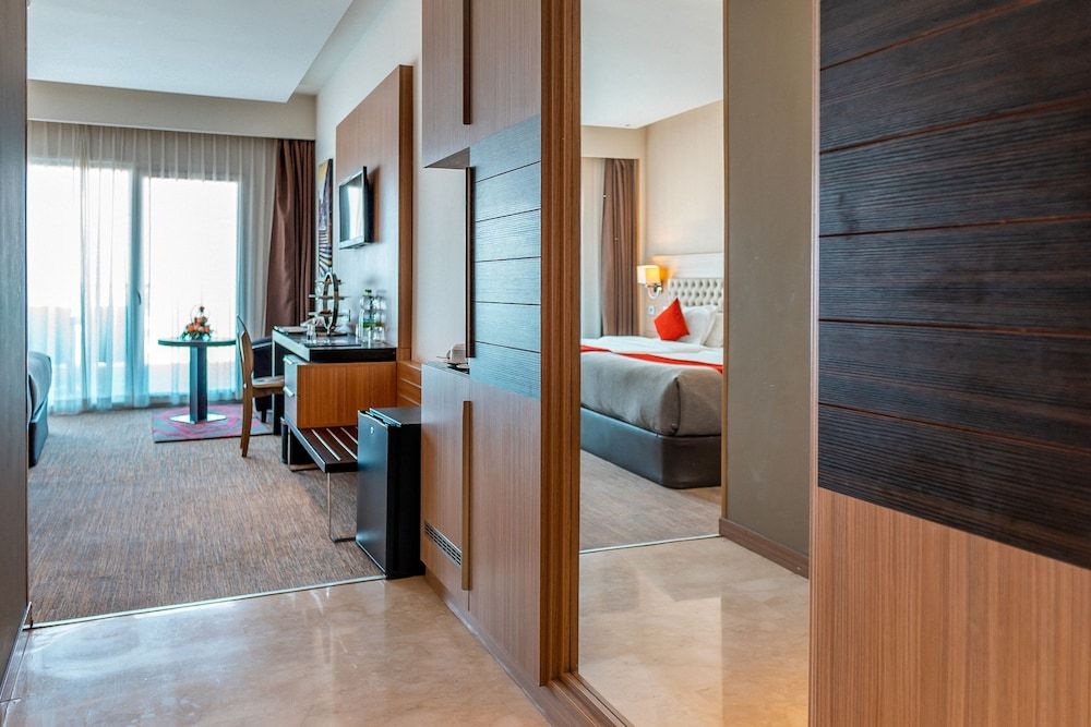 Royal Tulip City Center Tanger Executive Room, 1 King Bed 5