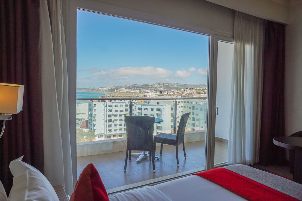 Royal Tulip City Center Tanger Deluxe Room, 2 Queen Beds, Ocean View 12