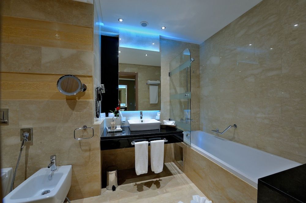 Royal Tulip City Center Tanger Executive Room, 2 Queen Beds 4