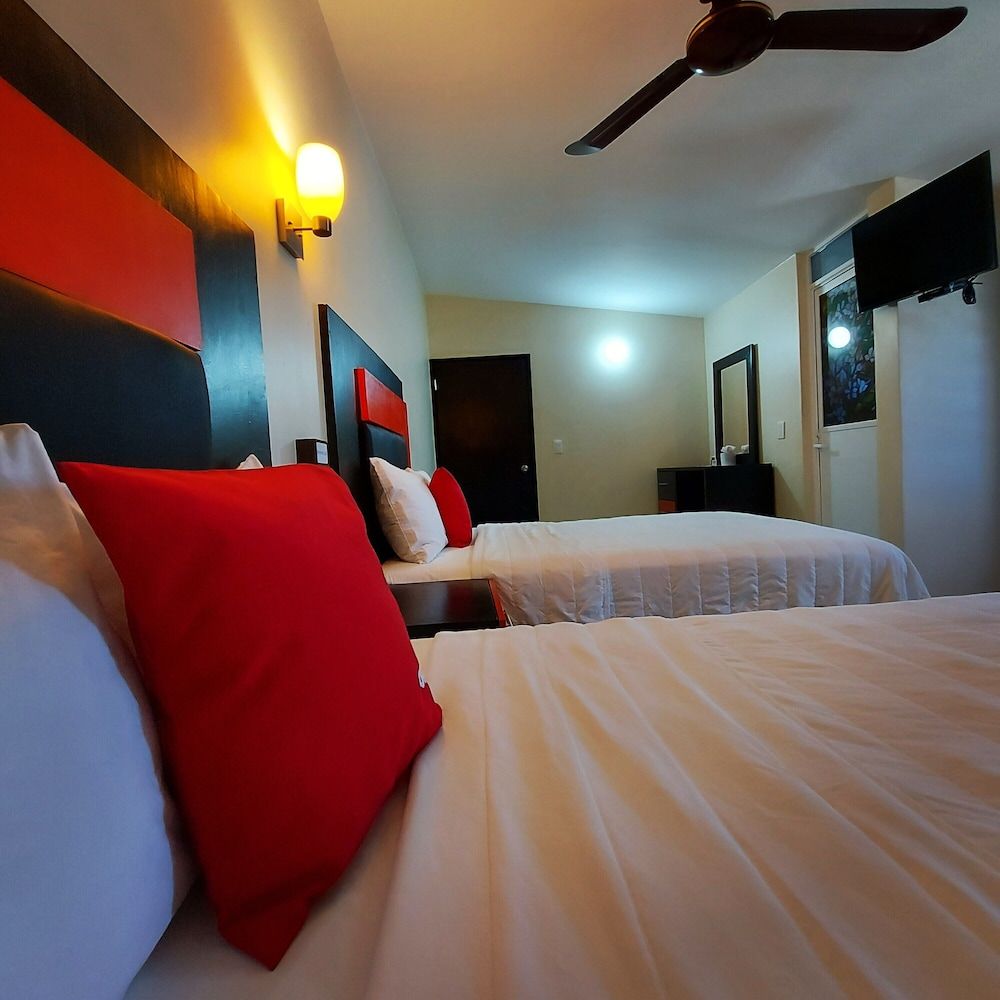 Hotel Jardin Cancun Standard Quadruple Room