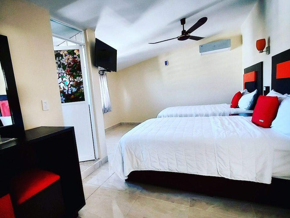 Hotel Jardin Cancun Standard Quadruple Room 6