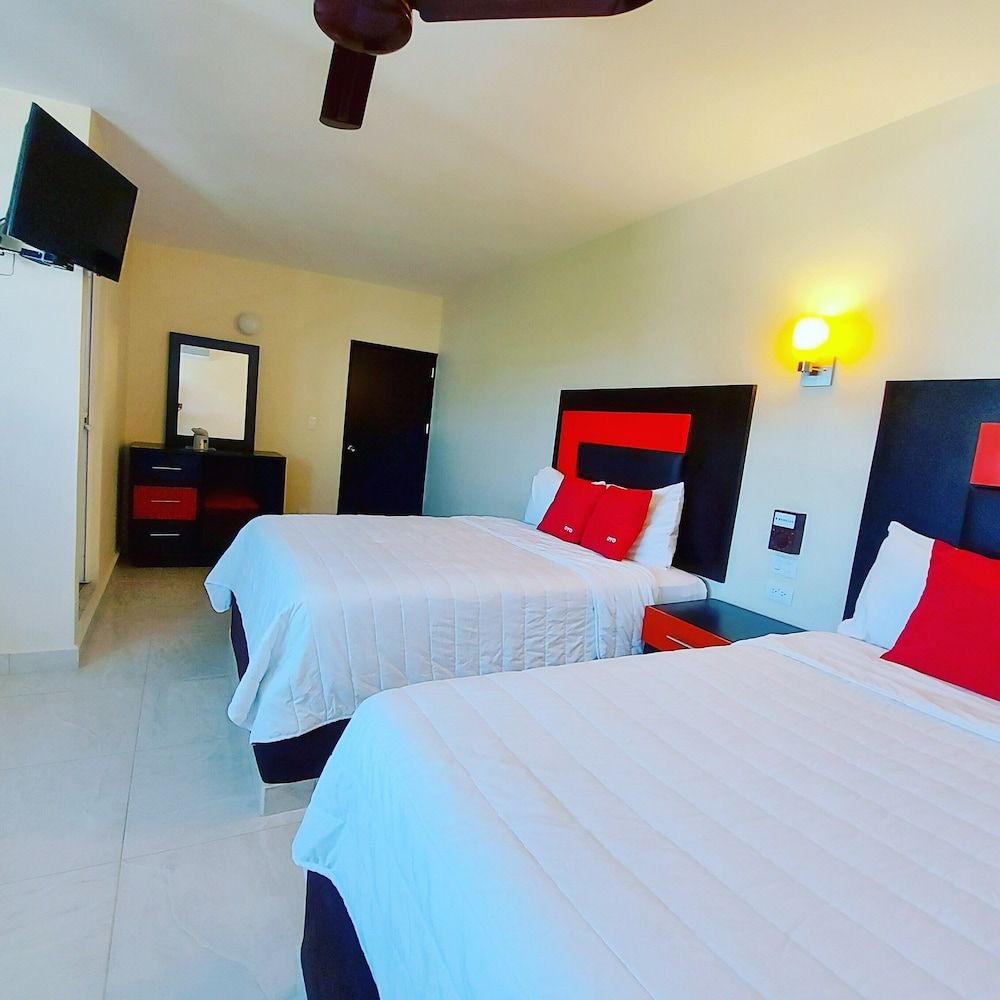 Hotel Jardin Cancun Standard Quadruple Room 8