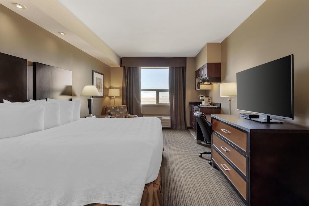Best Western Plus Moose Jaw Standard Room, 1 King Bed, Accessible, Kitchenette