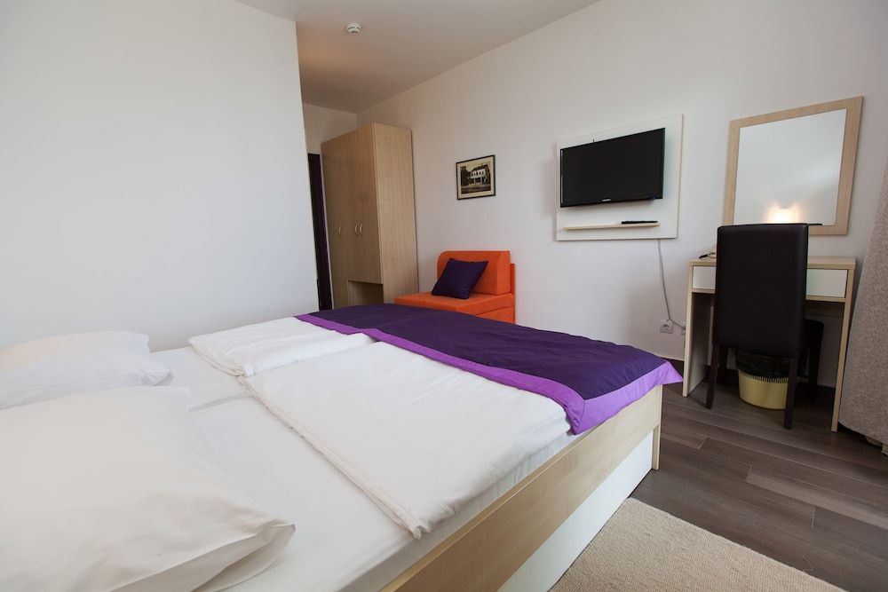 Superior Twin Room with extra bed, Sea Side