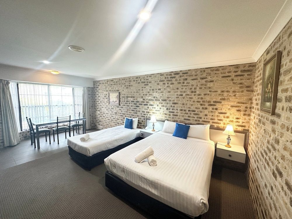 Airport Motel Sir Francis Drake Twin Room, Accessible 5