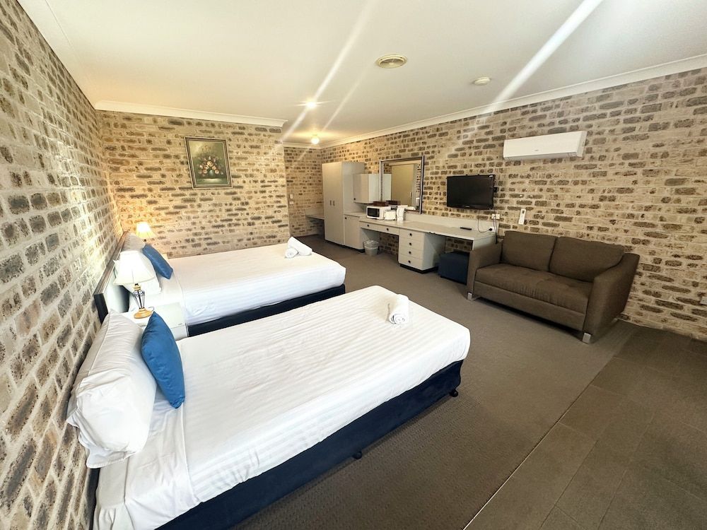 Airport Motel Sir Francis Drake Twin Room, Accessible 3