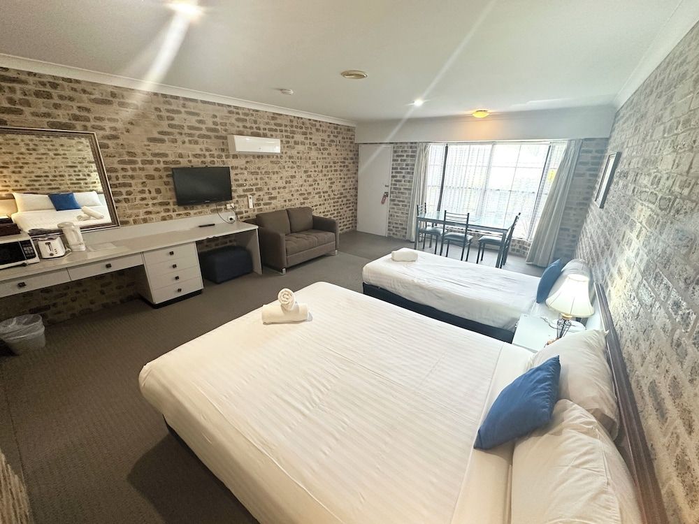 Airport Motel Sir Francis Drake Twin Room, Accessible 2