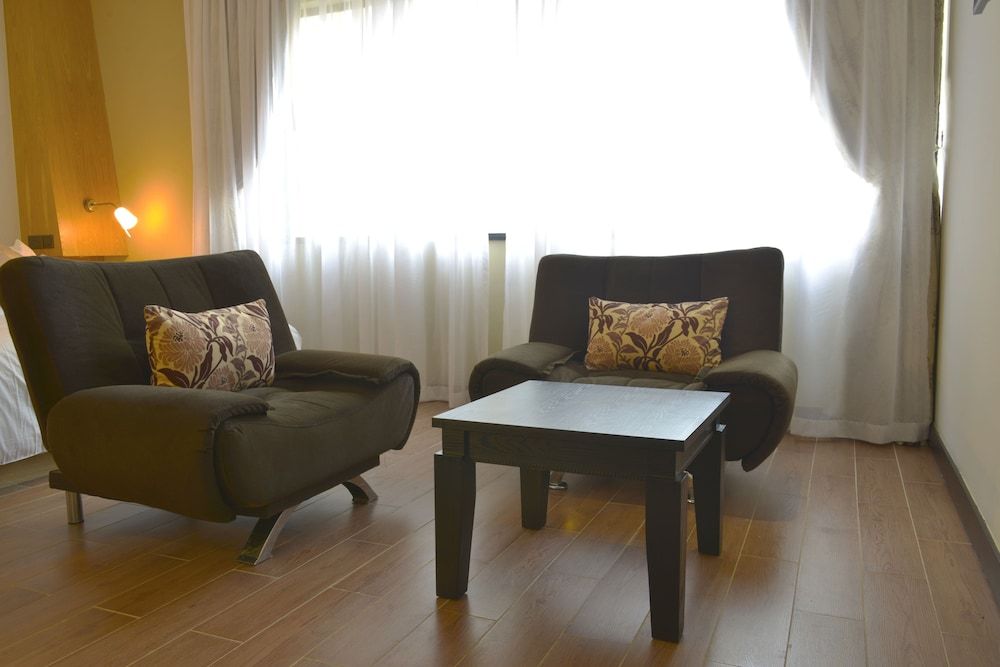 undefined La Maison Royale 2