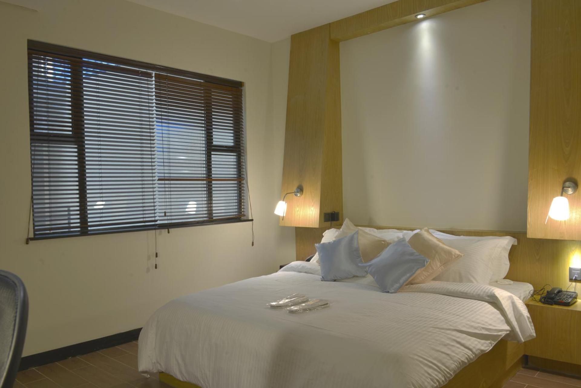 undefined La Maison Royale 4