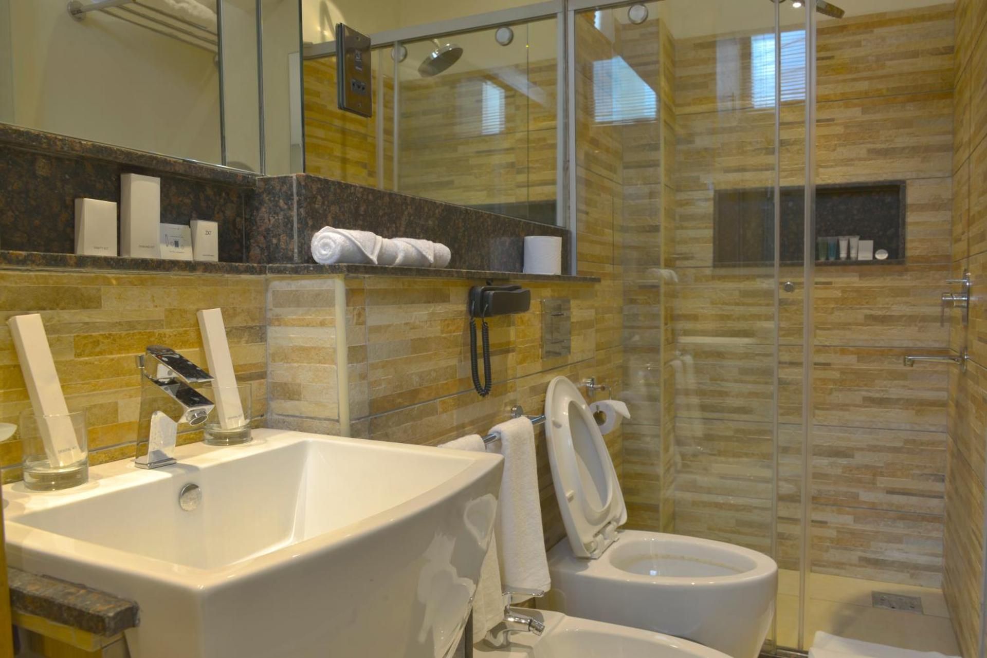 undefined La Maison Royale 6