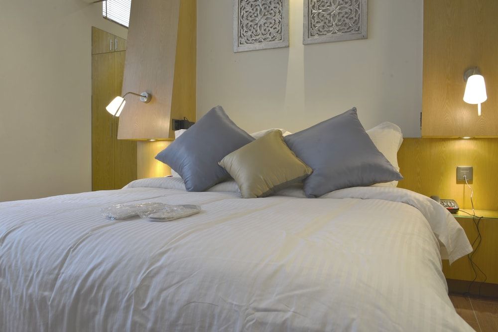 undefined La Maison Royale 7