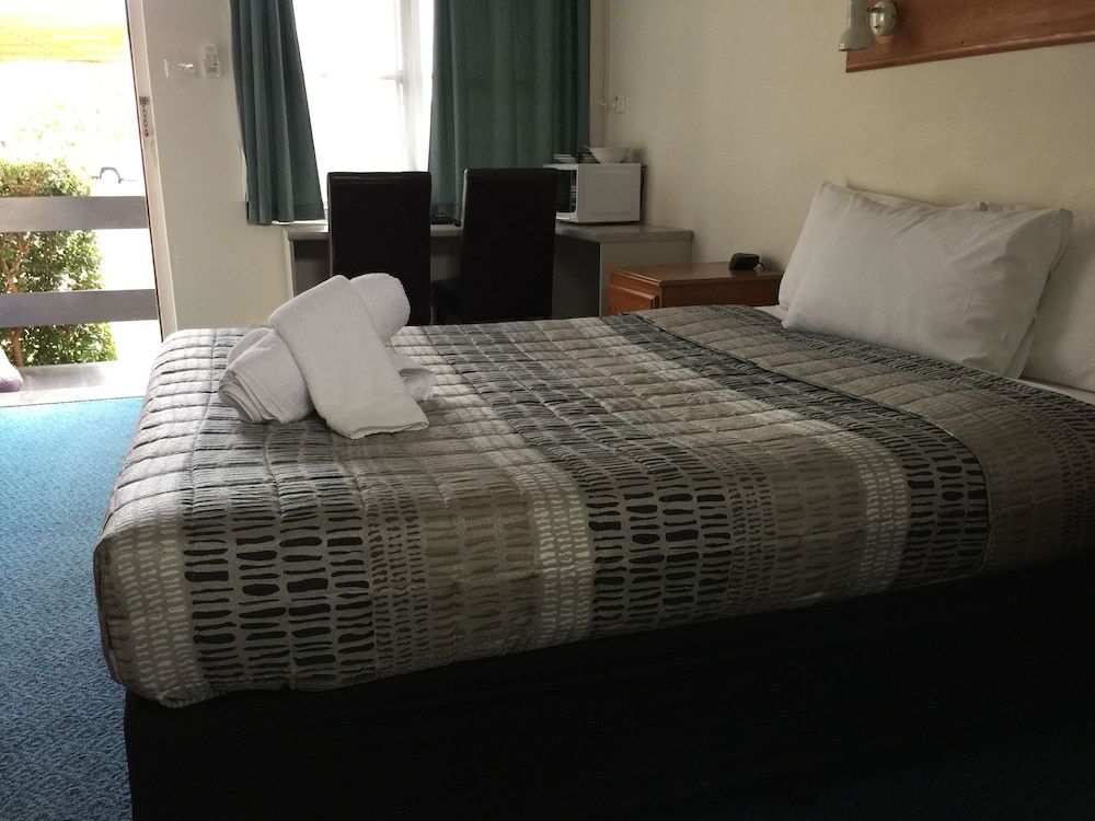 Nowra Motor Inn Standard Double Room (1 Double) 3
