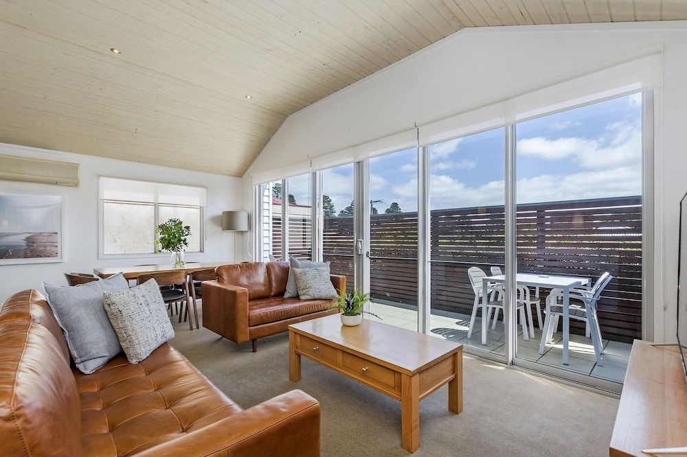 The Victoria Two Bedroom Apartment 11