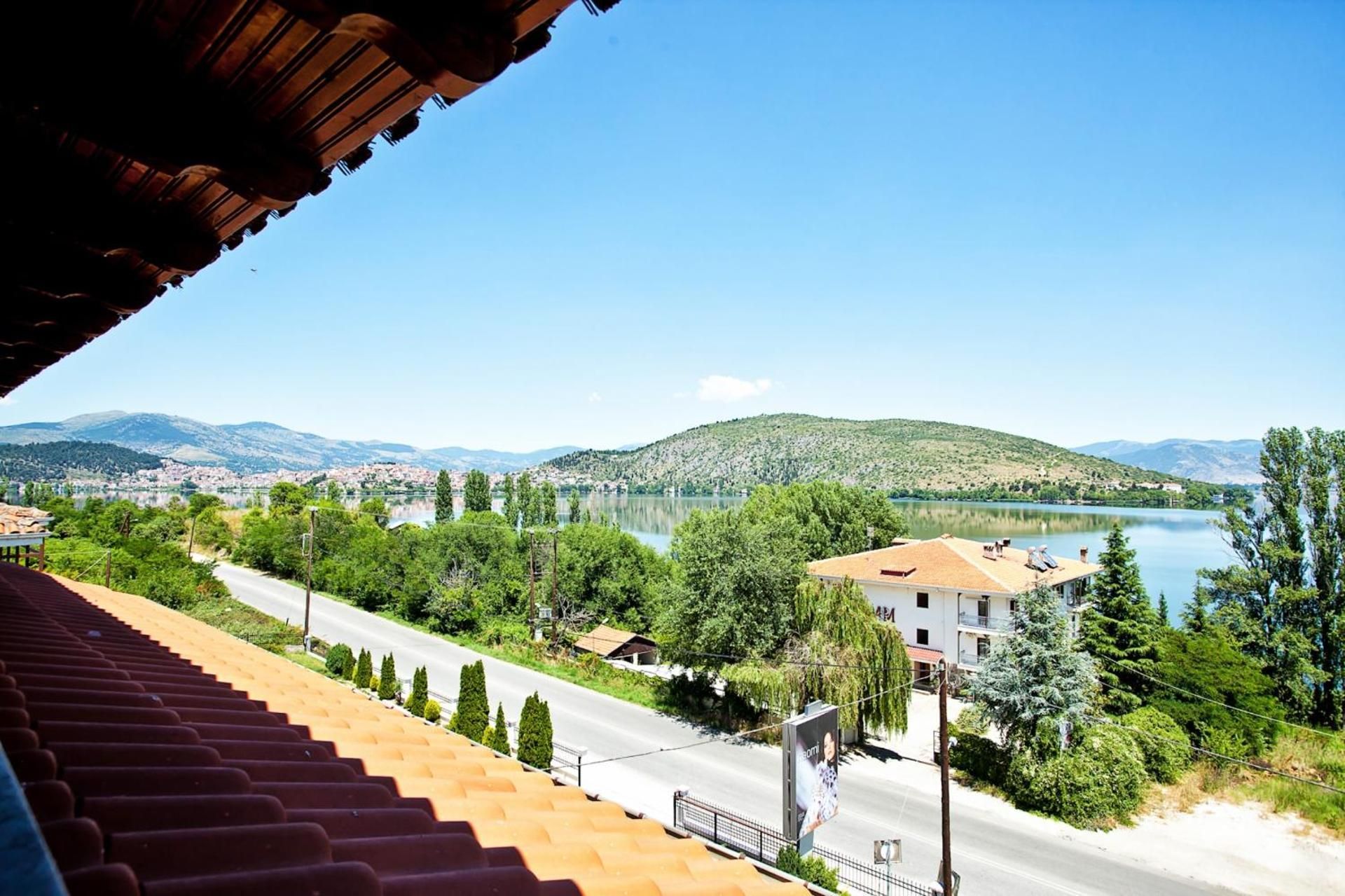 Standard Double Room with Lake View