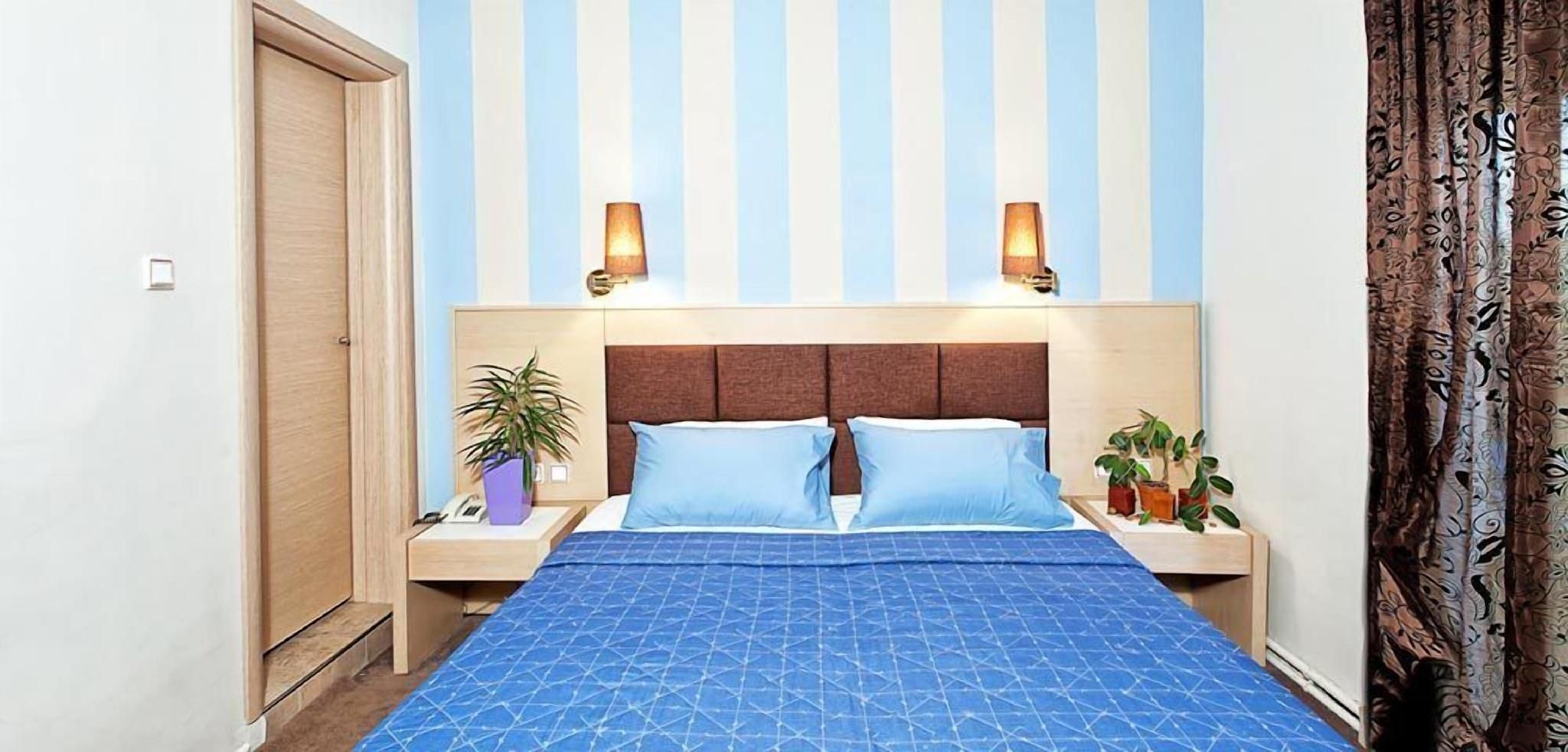 Standard Double Room with Mountain View
