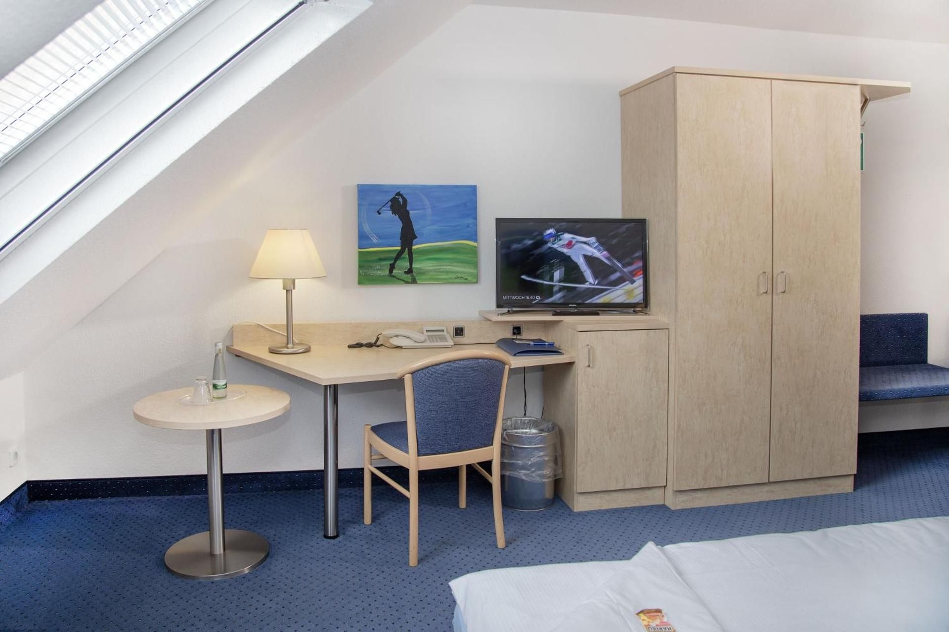 Fairway Hotel Comfort Single Room 2