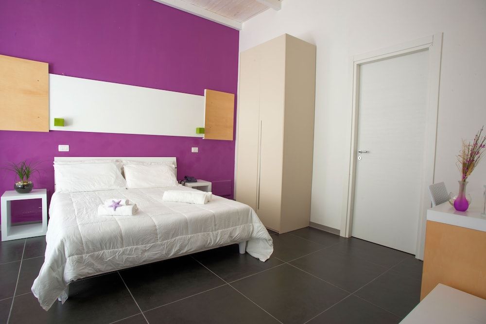 Oasis Park Hotel Standard Double Room 2