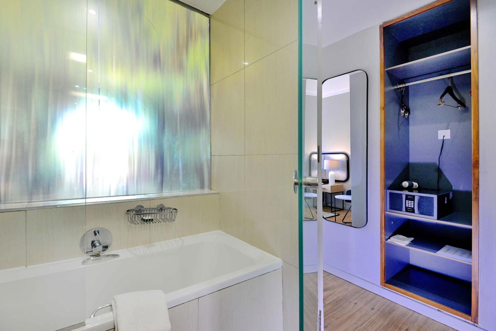 Cresta Lodge - Harare Superior Double Room 2