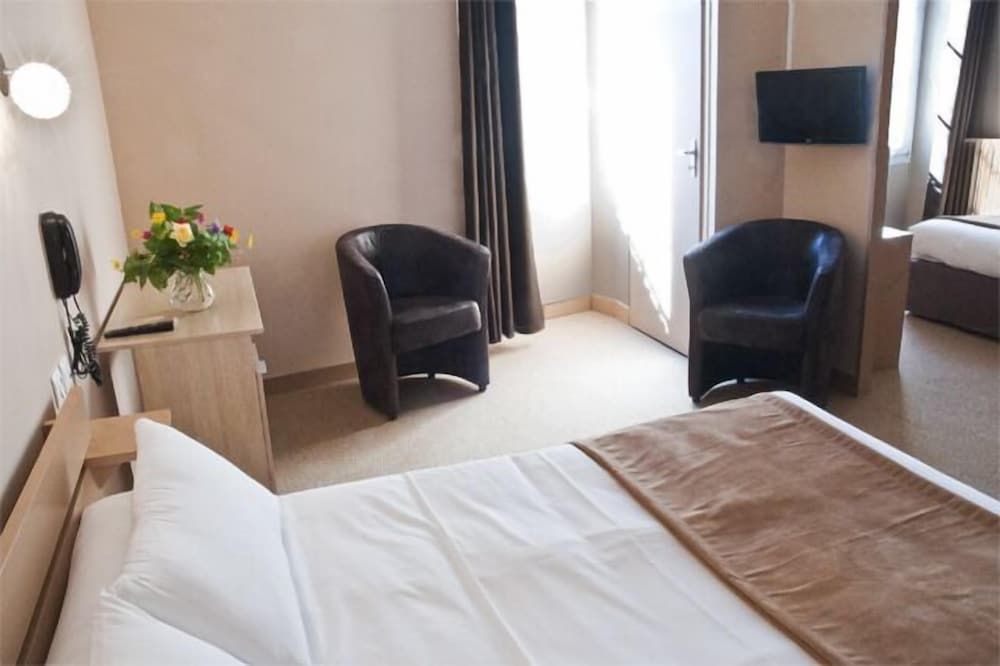 Hôtel des Pyrénées Comfort Twin Room 2