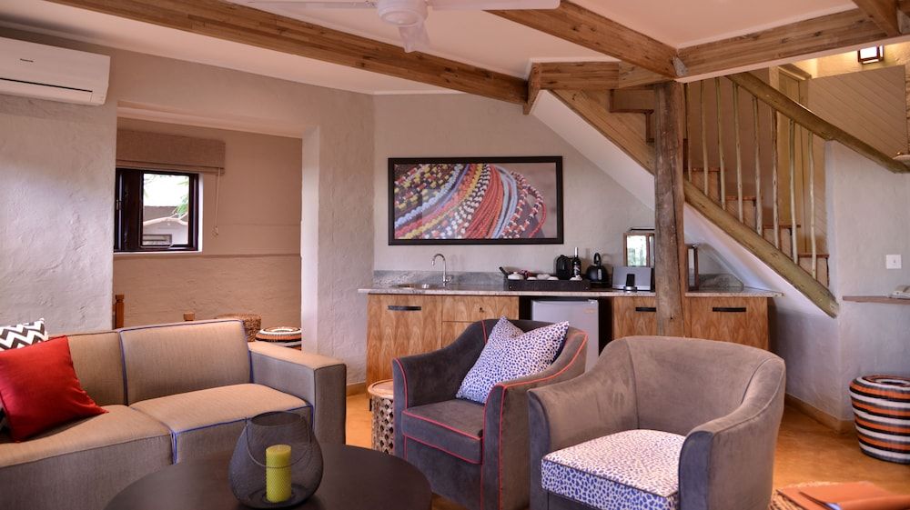 Victoria Falls Safari Suites Suite, 2 Bedrooms 12