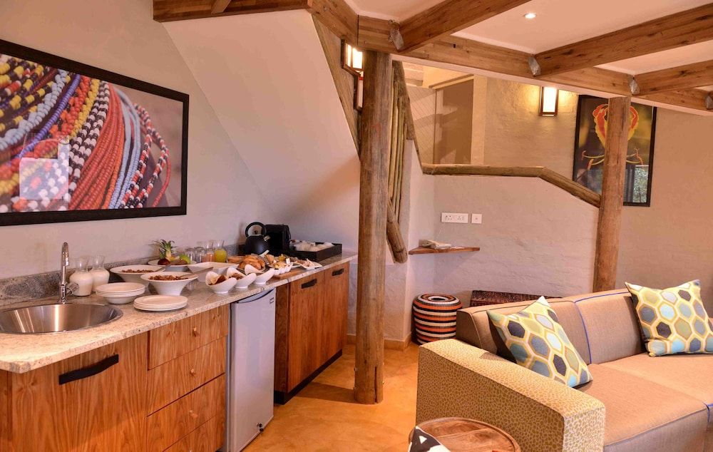 Victoria Falls Safari Suites Suite, 2 Bedrooms 15