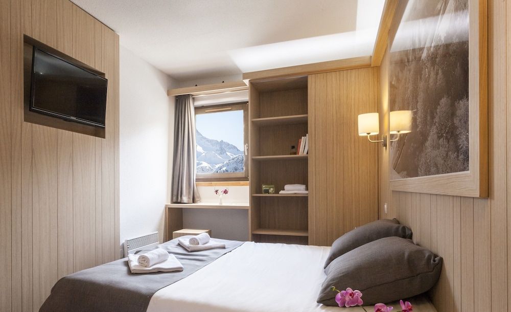 Quadruple Room with piste view