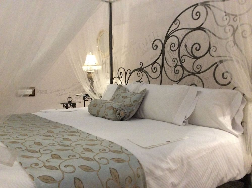 Grand Hotel, Hotel Boutique Tepatitlán Suite Neruda 3