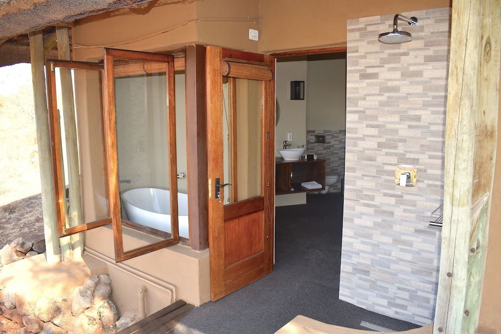 Rhulani Safari Lodge Premium Room, 1 Bedroom 4