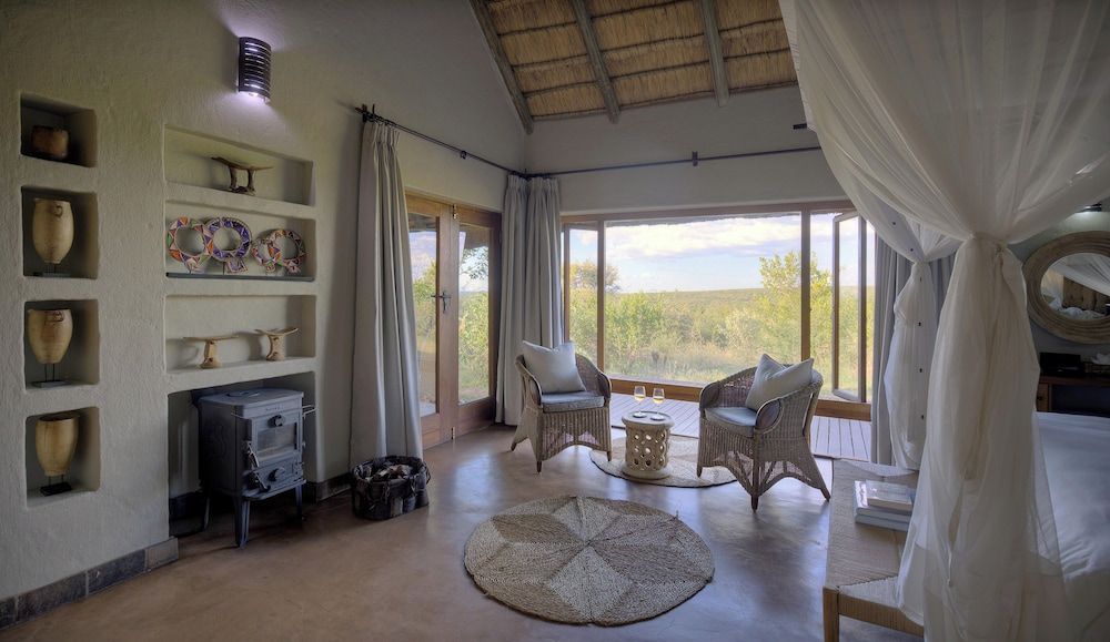 Rhulani Safari Lodge Family Chalet, 2 Bedrooms 4