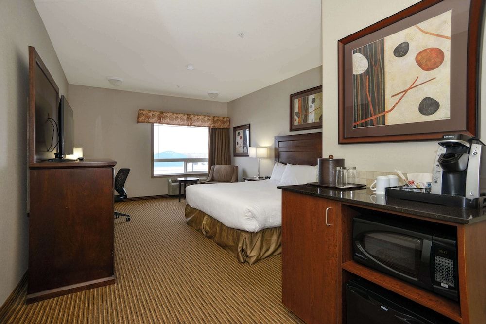 Coast Weyburn Hotel Room, 1 King Bed (Coast)