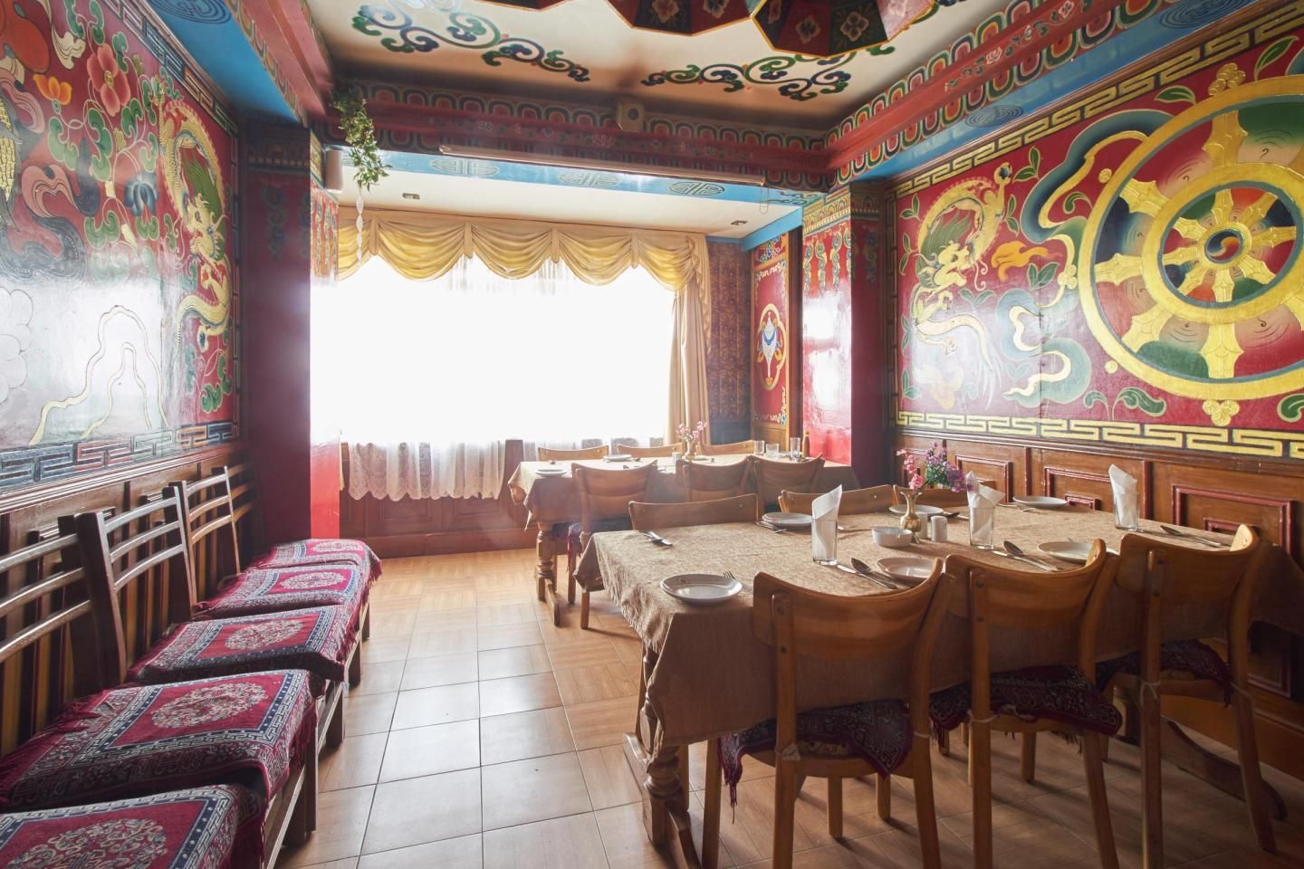 Food & Dining