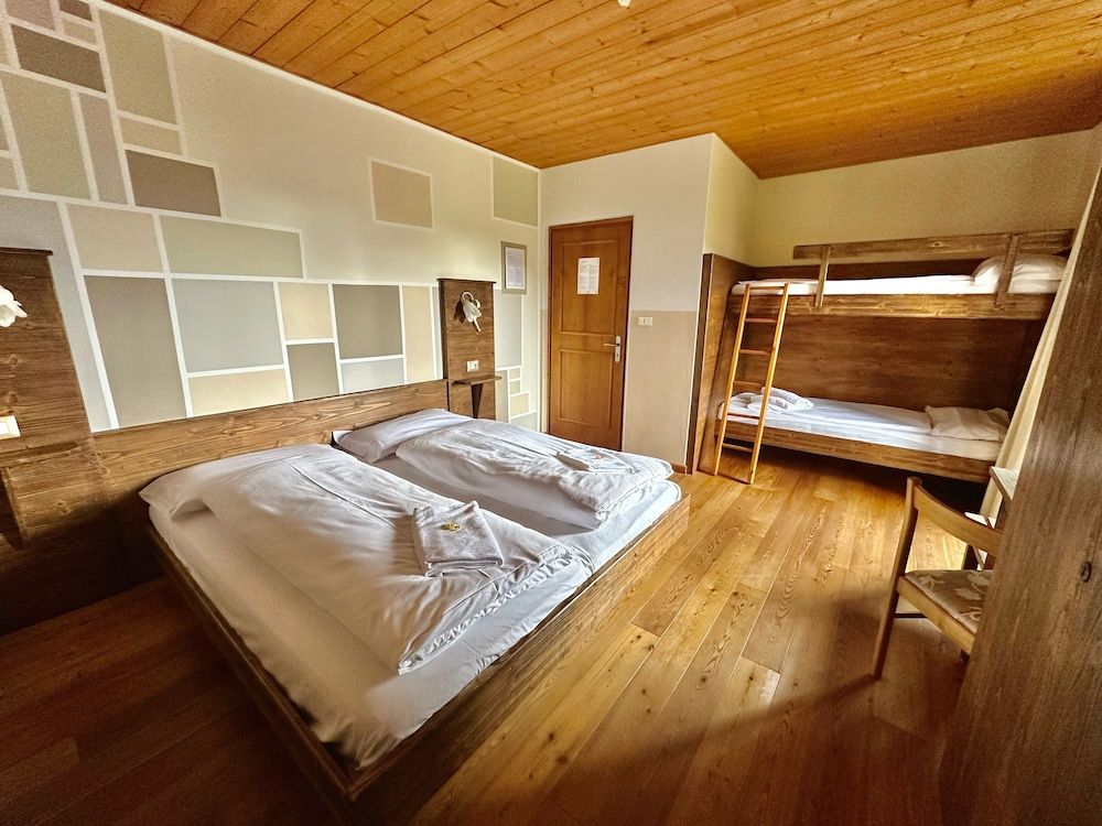 Hotel Garni Edy Family Room, Balcony 7