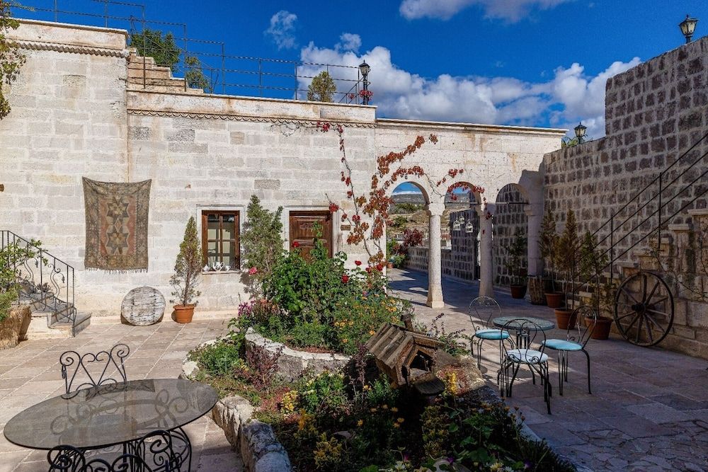 undefined Sinasos Palace Cave Hotel 5