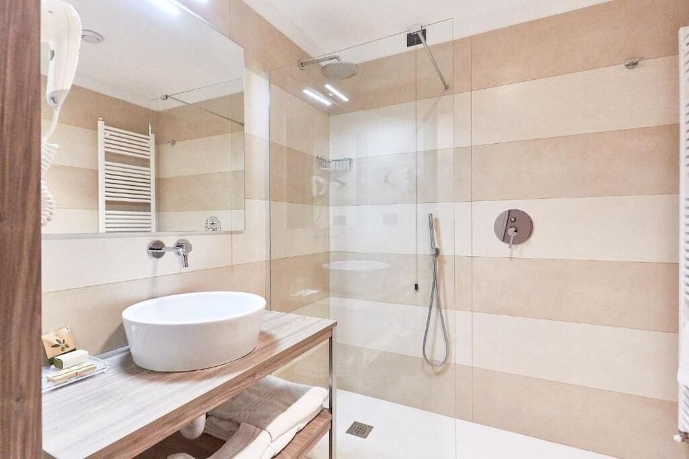 MajesticHouse Conference & Restaurant Standard Double Room 2