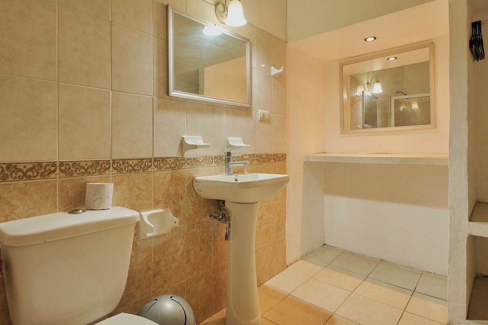 Hotel Cervantino Habitacion Superior 2 camas matrimoniales con aire acondicionado 19