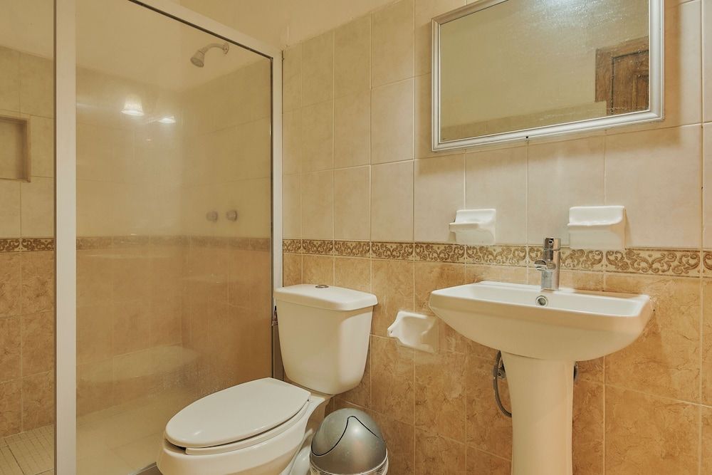 Hotel Cervantino Habitacion Superior 2 camas matrimoniales con aire acondicionado 18