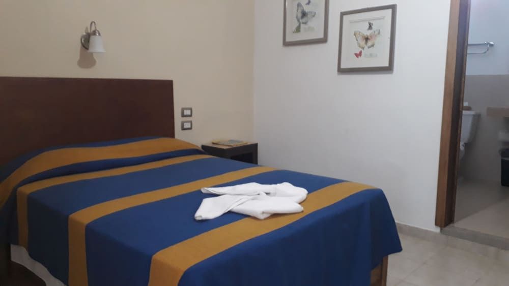 Hotel Cervantino Habitación estándar 1 cama matrimonial con ventilador 4