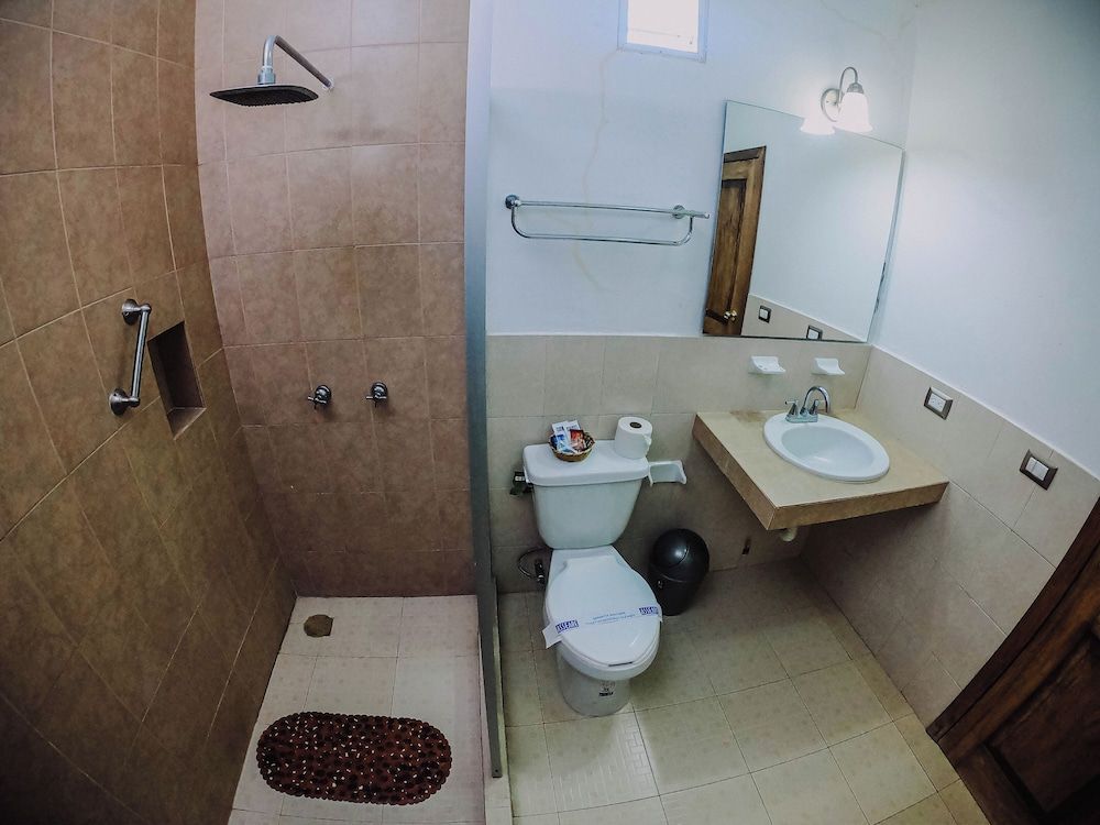 Hotel Cervantino Habitacion Superior 2 camas matrimoniales con aire acondicionado 23