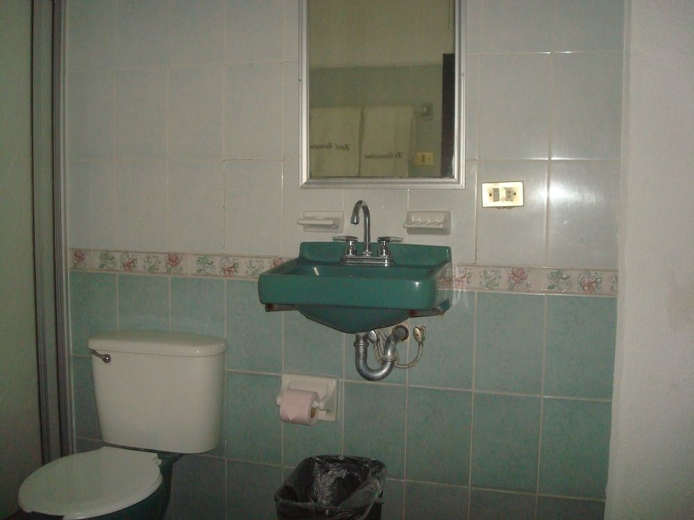 Hotel Cervantino Habitacion Superior 2 camas matrimoniales con aire acondicionado 29