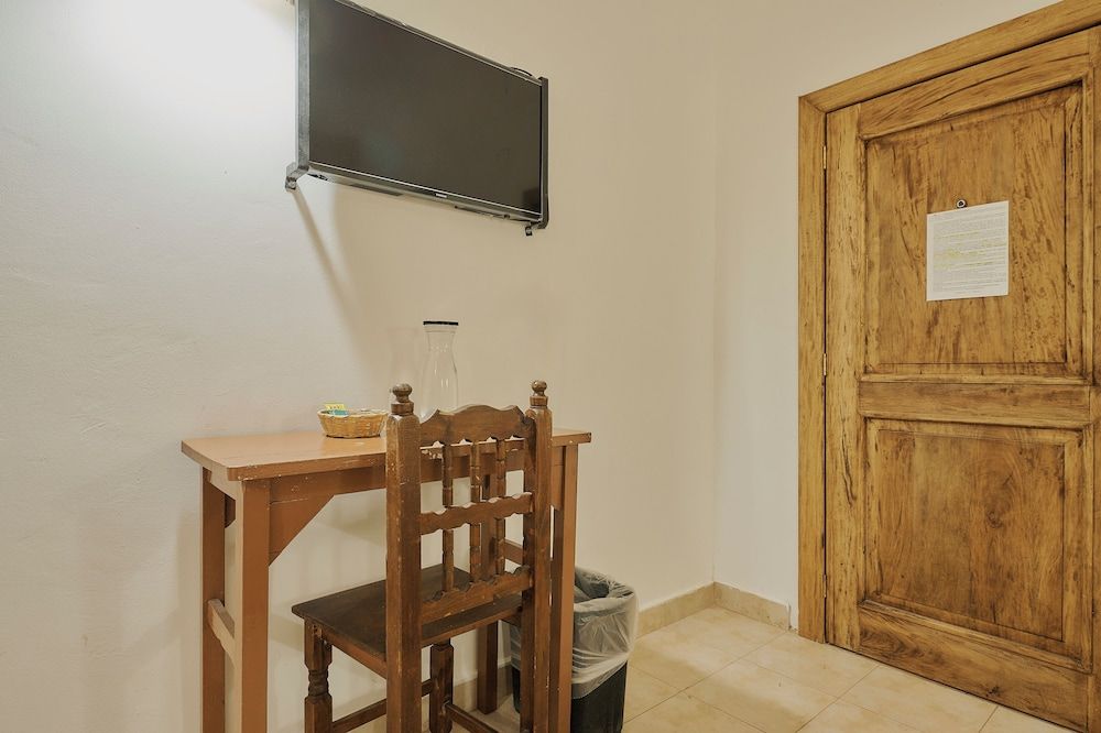 Hotel Cervantino Habitacion Superior 1 cama matrimonial con aire acondicionado 36