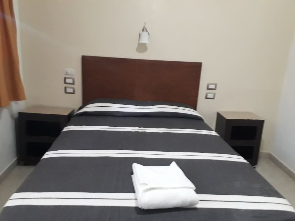 Hotel Cervantino Habitación estándar 1 cama matrimonial con ventilador 6