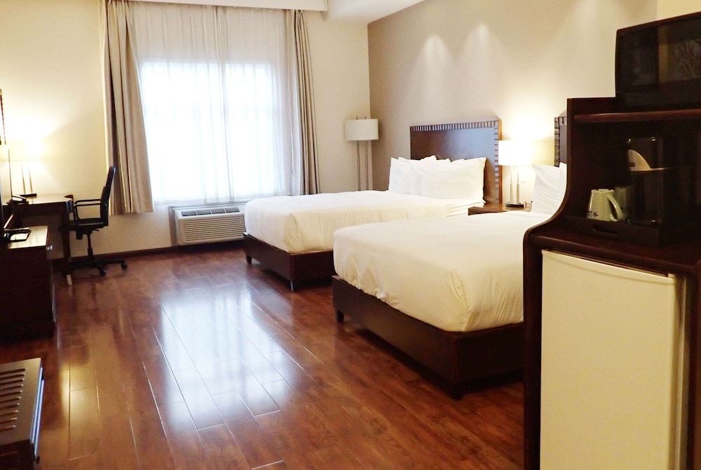 Room, 2 Queen Beds, Non Smoking